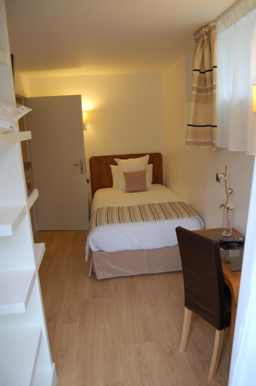 Logis Hotel & Restaurant - Le Manoir De Sauvegrain Saint-Lambert  Εξωτερικό φωτογραφία
